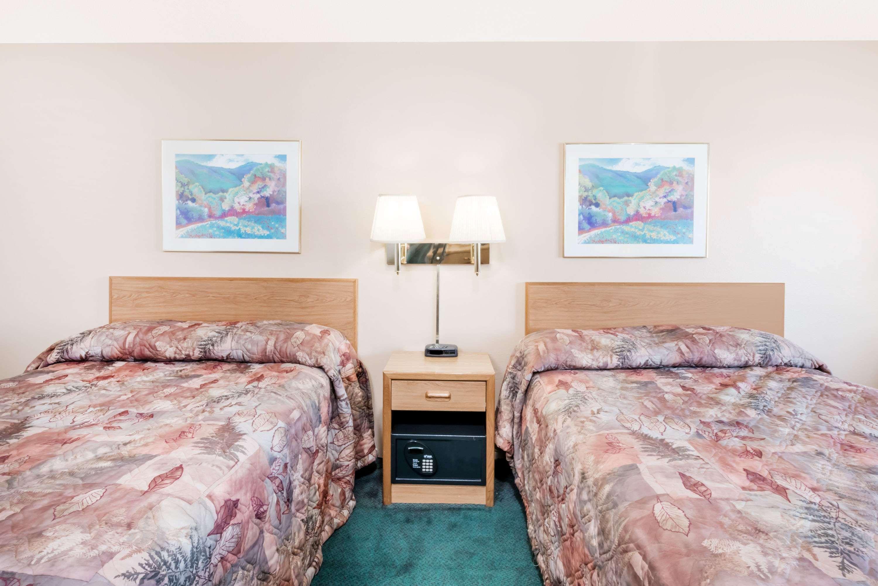 Готель Super 8 By Wyndham Belle Fourche Sd Екстер'єр фото